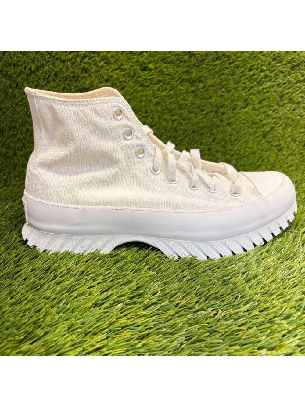 Converse Chuck Taylor All Star Lugged Mens Size 9 White Athletic Shoes Sneakers